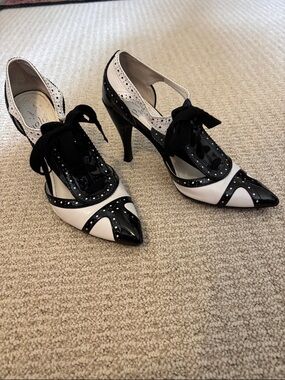Linea Paola Pumps